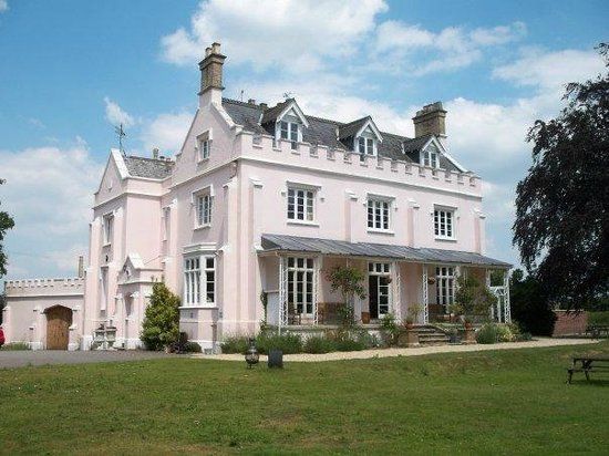 Woodlands Castle